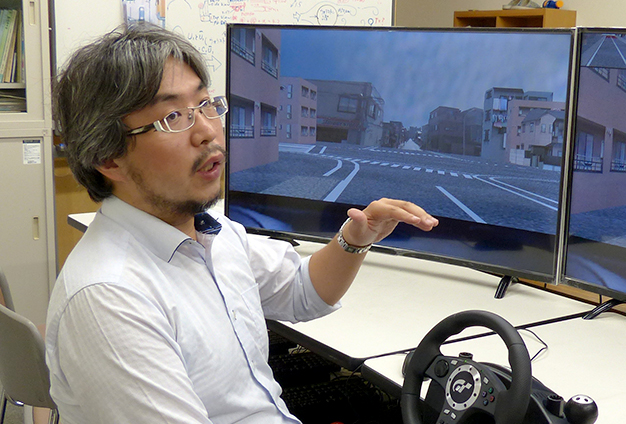 機械システム工学科 教授 荒川 俊也