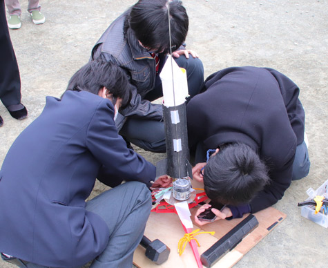 ロケットシステムの打ち上げ実験を実施[愛知総合工科高等学校]