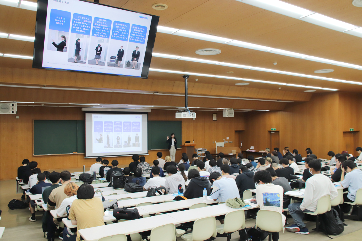 工学部3年生を対象にマナー講座を実施しました